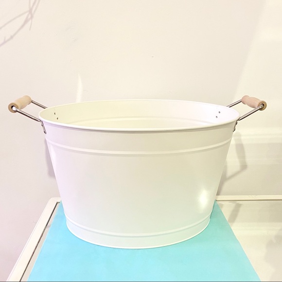 SOLD🛍 Rae Dunn PARTY Beverage Ice Bucket Tub - Picture 2 of 4